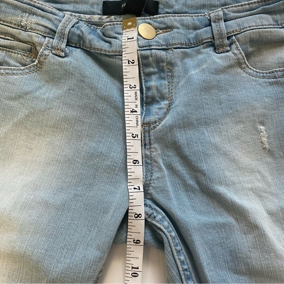 Forever 21 Distressed Lightwash Stretch Skinny Jeans 28 - Picture 10 of 10